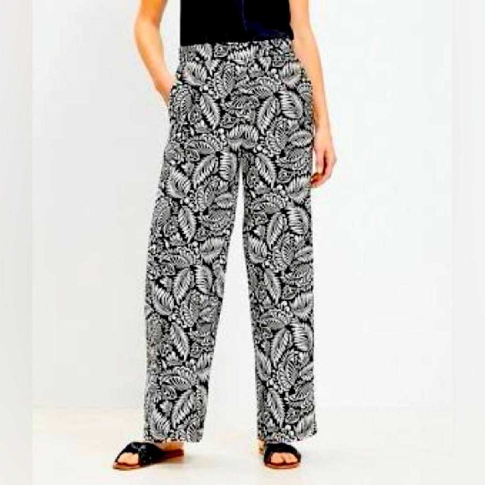 NWT LOFT Fluid Pull On Wide Leg Pants in Black/White Palm - Sz M